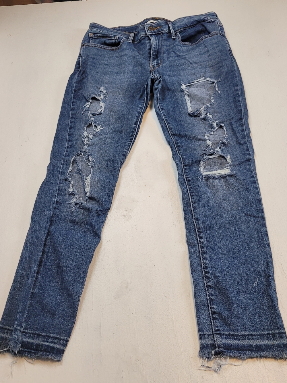 Levi's 721 High Rise Ripped Skinny Jeans - Picture 2 of 8
